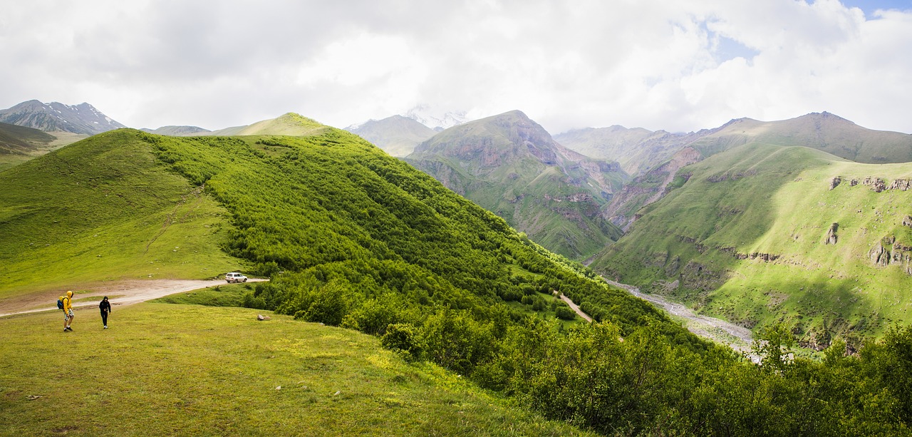 旅游一年的预算，多少钱可以走遍千山万水？旅游多少钱一个人